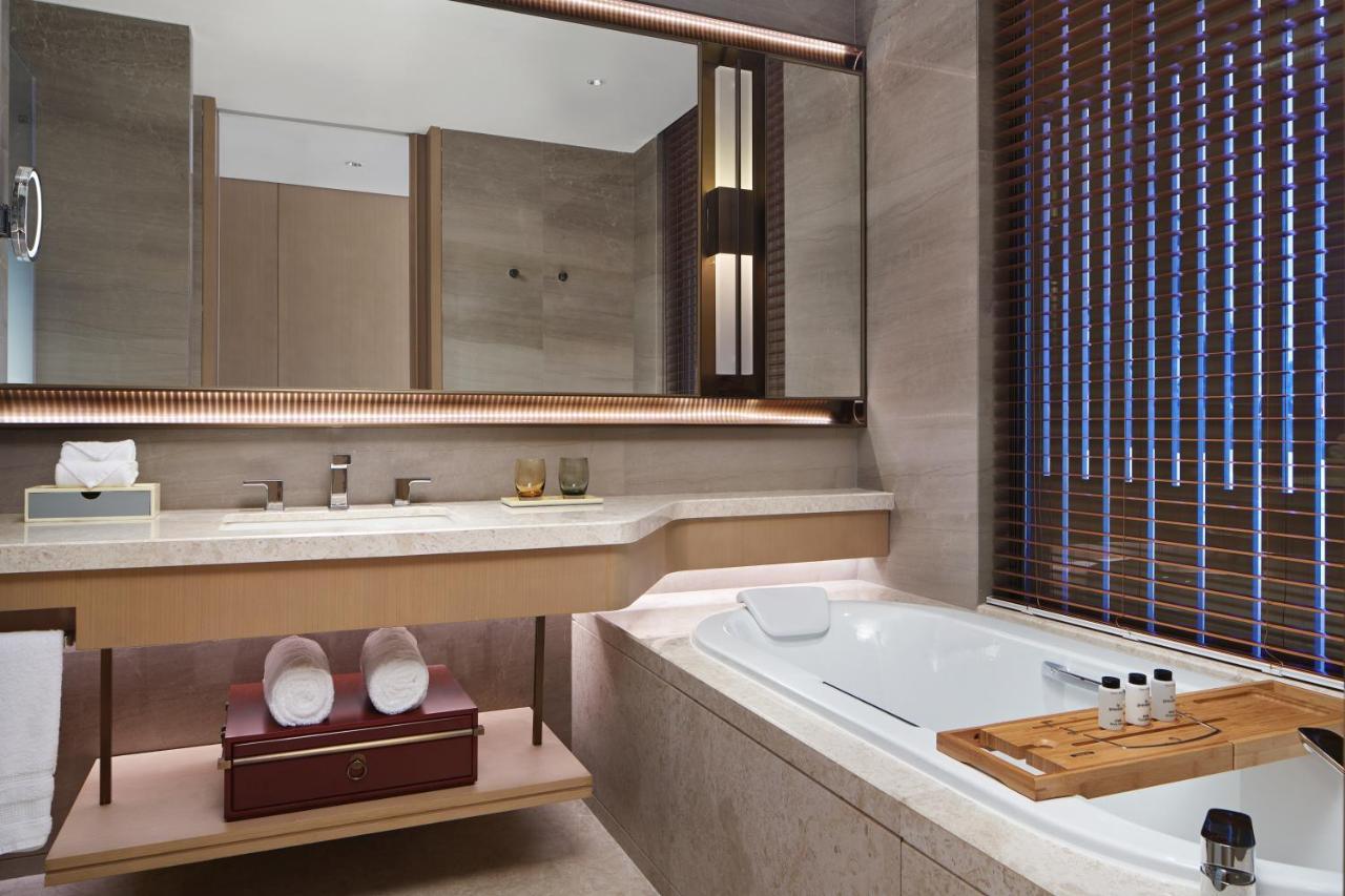 Sheraton Yunfu Xinxing Hotel מראה חיצוני תמונה