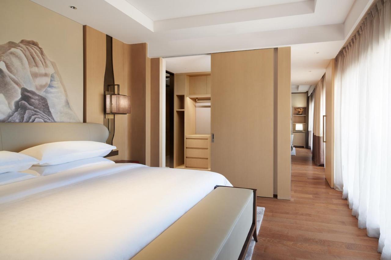 Sheraton Yunfu Xinxing Hotel מראה חיצוני תמונה