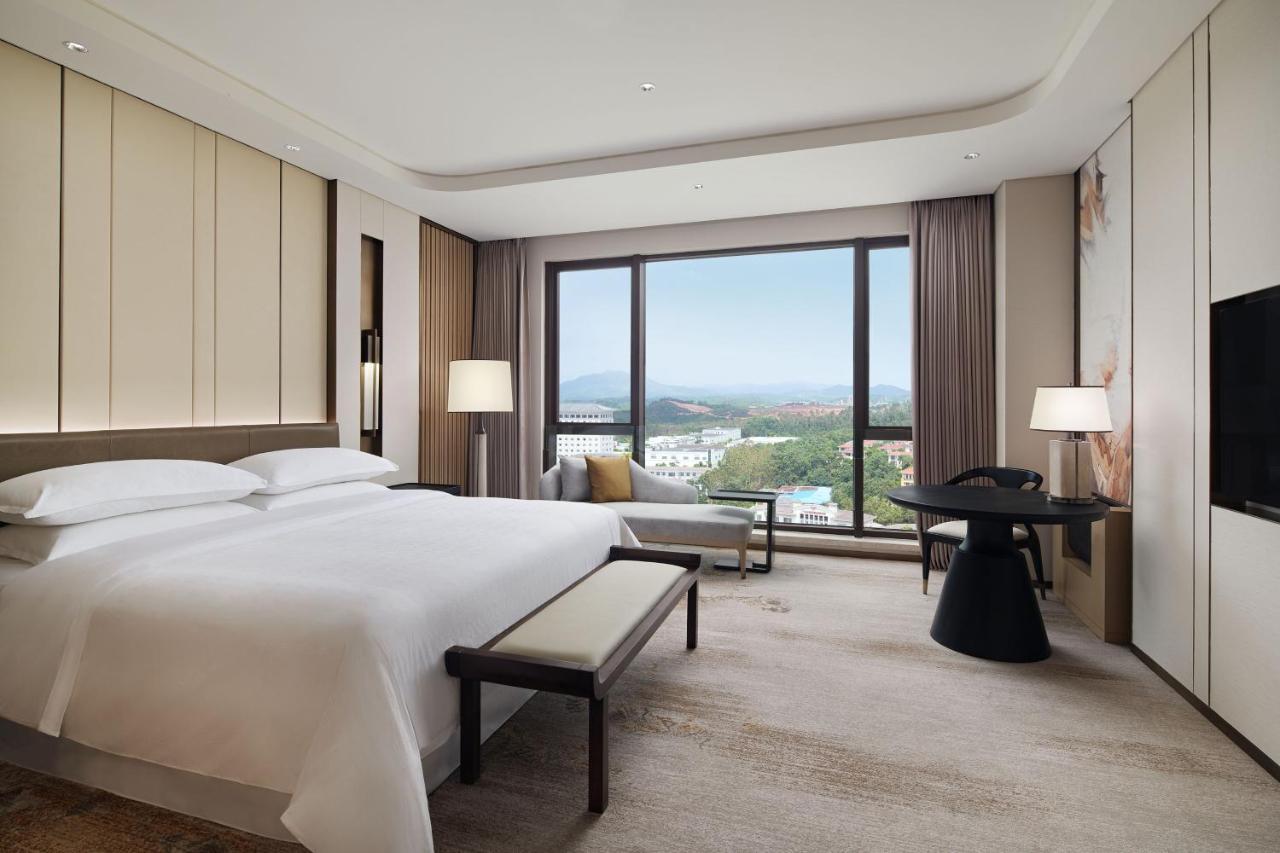 Sheraton Yunfu Xinxing Hotel מראה חיצוני תמונה