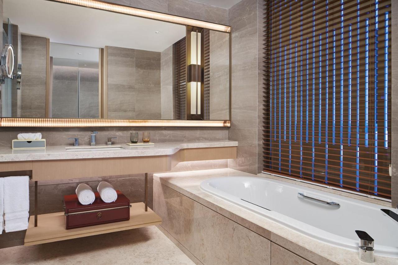 Sheraton Yunfu Xinxing Hotel מראה חיצוני תמונה