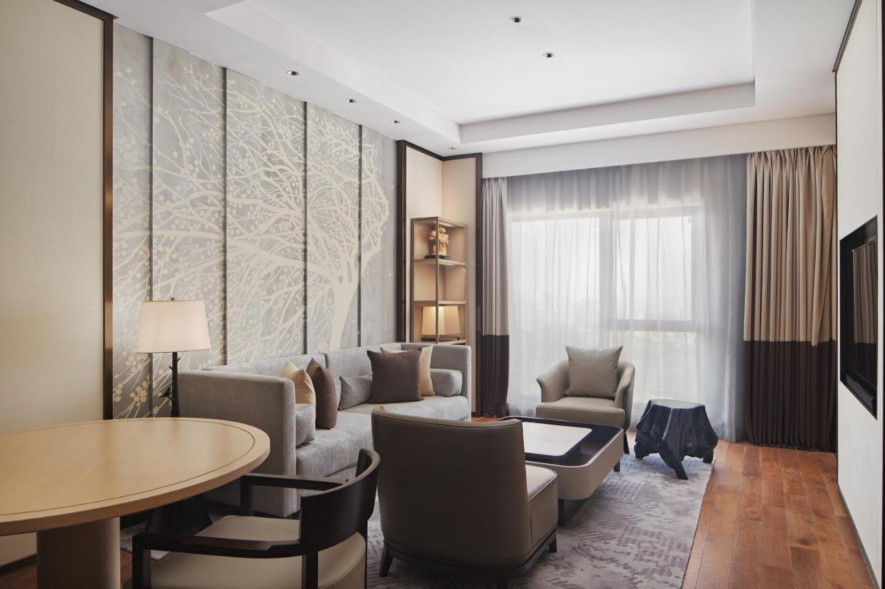 Sheraton Yunfu Xinxing Hotel מראה חיצוני תמונה