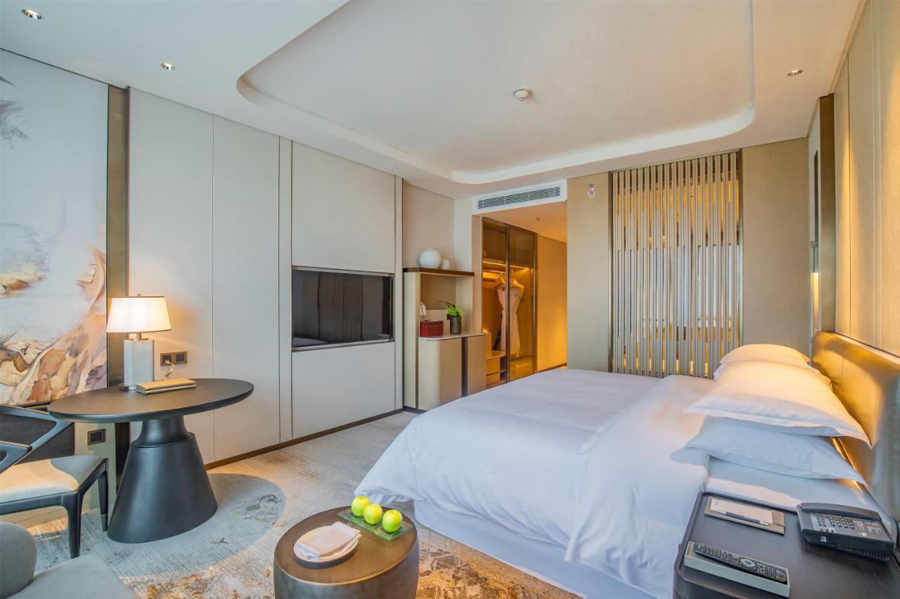 Sheraton Yunfu Xinxing Hotel מראה חיצוני תמונה