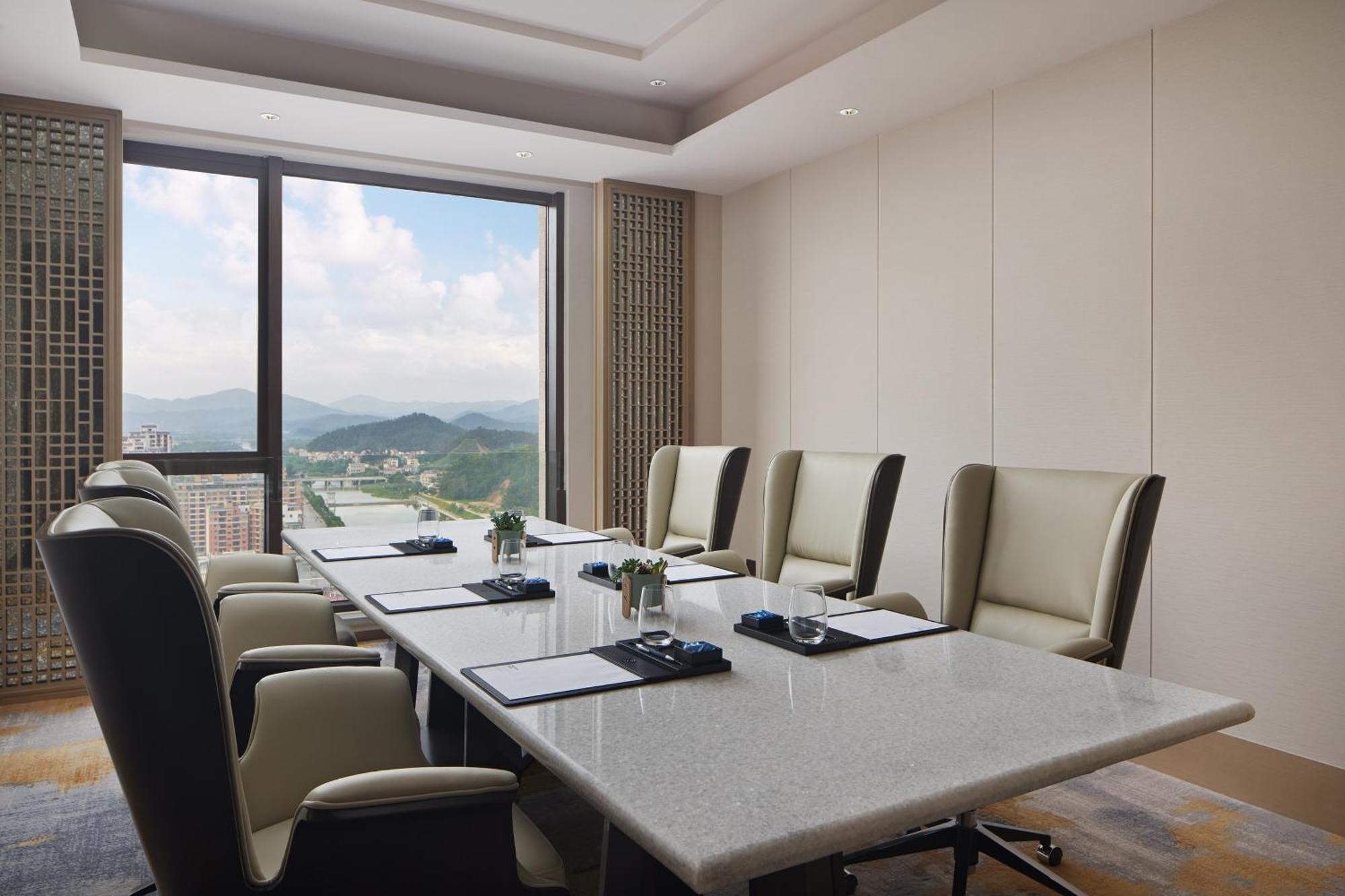 Sheraton Yunfu Xinxing Hotel מראה חיצוני תמונה