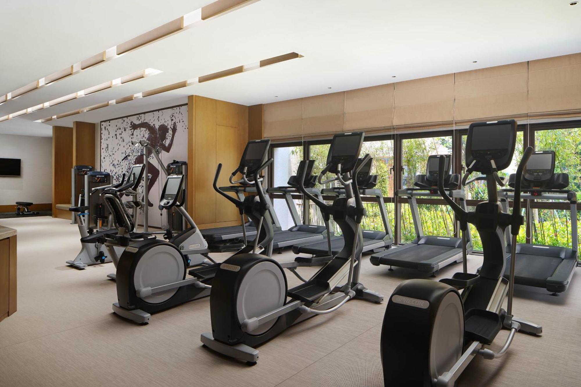 Sheraton Yunfu Xinxing Hotel מראה חיצוני תמונה
