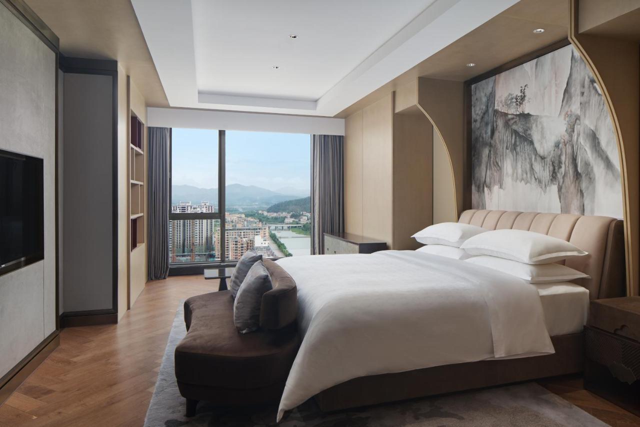 Sheraton Yunfu Xinxing Hotel מראה חיצוני תמונה