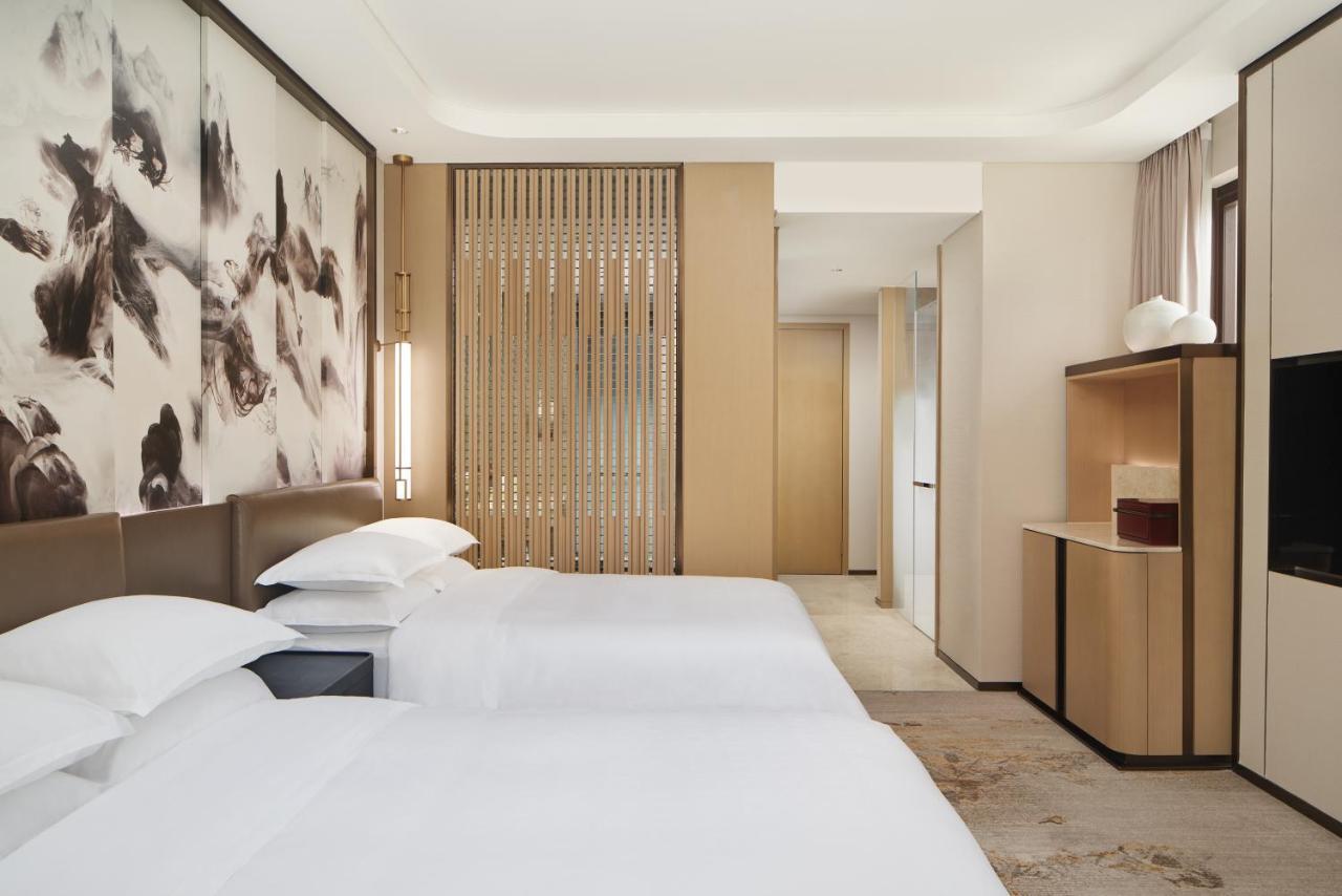 Sheraton Yunfu Xinxing Hotel מראה חיצוני תמונה
